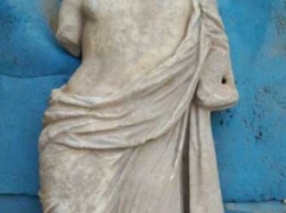 Археологи-воры: оккупанты вырыли в Крыму античную статую из мрамора