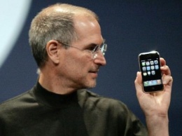 Три iPhone, которые изменили мир. Почему именно они?