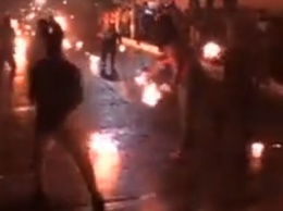 В Сальвадоре устроили бои огненными шарами