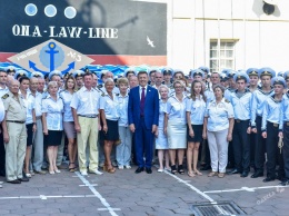 В училищах Одесской Юракадемии торжественно отметили День Знаний