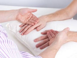 Ученые: Распознать рак легких можно по пальцам рук