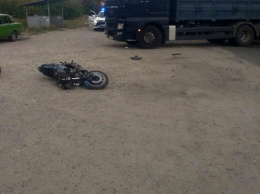 Под Запорожьем грузовик сбил мотоцикл с детьми: есть пострадавшие