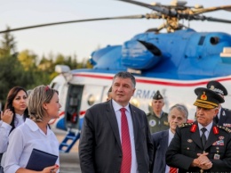 Украина и Турция готовятся к подписанию контракта на ремонт вертолетов жандармерии на 40 млн долларов