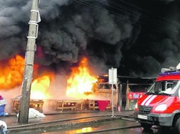 На территории "Киевспецтранса" произошел пожар (видео)