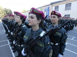 Парламент принял закон о равных правах женщин и мужчин во время службы в Вооруженных силах