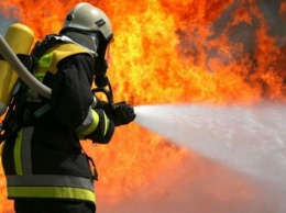 Киев продолжает гореть: крупный бизнес-центр заволокло дымом, людей эвакуируют, кадры с места ЧП