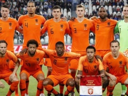 Нидерланды вырвали победу над Перу