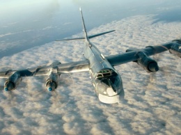 Американские истребители перехватили два российских бомбардировщика Ту-95 у берегов Аляски