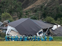 Число жертв землетрясения в Японии достигло 16 человек