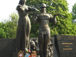 Львова потратит 300 тысяч на демонтаж монумента советским воинам