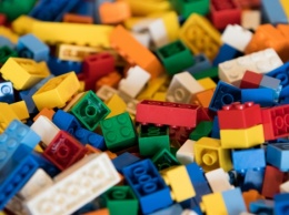 В Германии полиция штурмовала квартиру из-за автомата из Lego