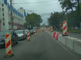В Симферополе образовалась пробка из-за ремонта улицы Севастопольская