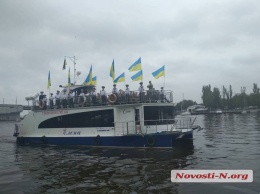 В Николаеве к Дню города прошел парад на воде