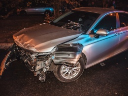 В Киеве водитель устроил крупное ДТП и бежал с места аварии