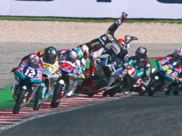 Moto3: Массовый завал определил призеров SanMarinoGP - Видео