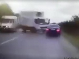 Опубликовано видео аварии с участием кортежа Додона