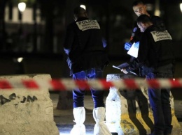 В Париже неизвестный ранил ножом 7 человек