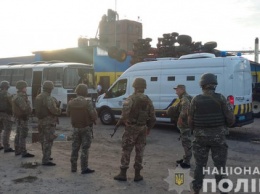 В результате стрельбы на элеваторе в Харьковской обл. задержаны более 50 человек (фото)