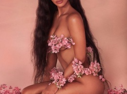Обнаженная Ким Кардашьян снялась в рекламе своей косметики