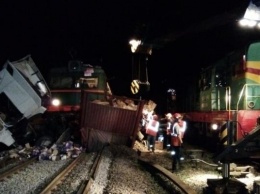 Во Владимирской области поезд протаранил грузовик