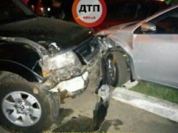 Ночная погоня в Киеве за пьяным водителем закончилась 5 разбитыми автомобилями (ФОТО)