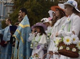 Конкурс костюмов и аукцион: как в Крыму пройдет акция "Белый цветок"