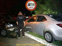 Как в компьютерной игре: в Киеве пьяный водитель, убегая от полиции, разбил пять автомобилей