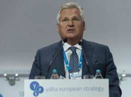 Экс-президент Польши дал установку демократам, как бороться с популистами