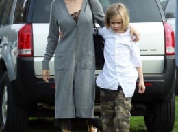 Вторая по счету дочь Анджелины Джоли пожелала одеваться, как мальчик