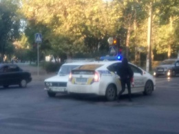 В Николаеве на Адмиральской столкнулись полицейская Toyota Prius и ВАЗ 2103