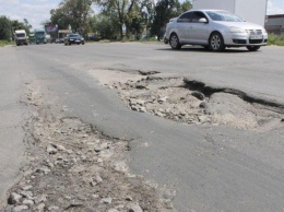 Решились: в Полтаве объявили тендер на ремонт участка дороги Киев - Харьков