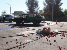 В Днепре на Полтавском шоссе столкнулись ВАЗ и Dacia: пострадала женщина
