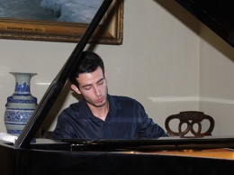 Португальский пианист дал концерт в галерее Айвазовского