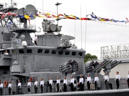 ВМС Украины прошли Крымский мост для строительства морской базы