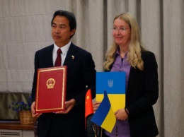 Украина подписала меморандум с Китаем на получение 50 автомобилей скорой помощи