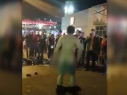 Голый мужчина устроил танцы в центре Днепра