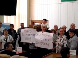 Скандал на сессии. Шайка мелитопольского мэра отказала родителям в питании младших школьников