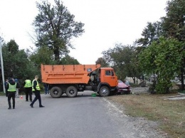 В Тернопольской области грузовик снес с дороги легковушку на еврономерах, есть пострадавшие