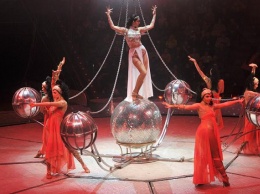 В Киевском цирке - новая увлекательная программа "Шоу гигантских фонтанов"