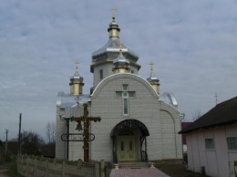 Вооруженные радикалы захватили православный храм на Украине