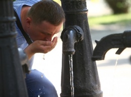 Вода в киевских бюватах может быть опасна для здоровья - исследование