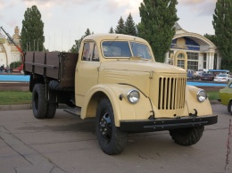 В Украине восстановили редкий грузовик (Фото)