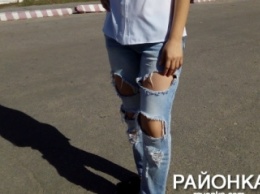 «Социальный эксперимент»: в Запорожской области учительница пришла в школу в рваных джинсах (Фото)