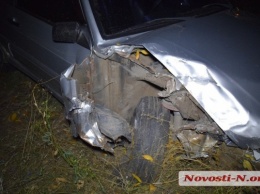 Авария на трассе «Николаев-Одесса»: пошли на обгон и оказались в кювете