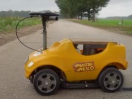 Голландские автомеханики собрали игрушечный автомобиль, разгоняющийся до 50 км/ч