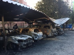 В Одессе произошел крупный пожар на автостоянке