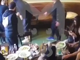 Появилось видео нападения футболиста Кокорина на чиновника Минпромторга