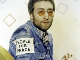 Как денди лондонский одет: 5 модных уроков Джона Леннона