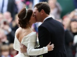 Лучшие моменты королевской свадьбы принцессы Евгении и Джека Бруксбэнка (фото, видео)