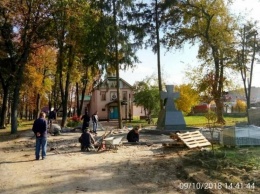 На Полтавщине в детском парке за бюджетные деньги установят памятник боевикам "АТО"